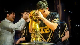 TES vs AL新英雄首秀，关键团战逆转经济差距惊险对决