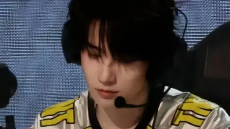 BLG前期进攻效率与T1后期决策能力对比：场均经济领先、中野联动效率及MSI比赛风格深度解析-saba电竞