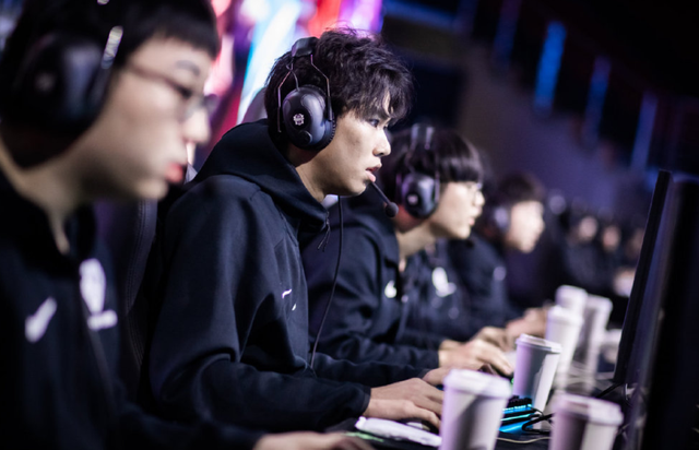 DNF服务器卡顿与职业平衡问题频发，旭旭宝宝回归或将带动新版本经济系统革新-saba电竞